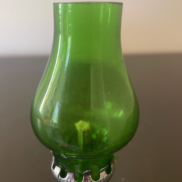 💚Vintage miniature green glass,  oil lamp. - Picture 7 of 9